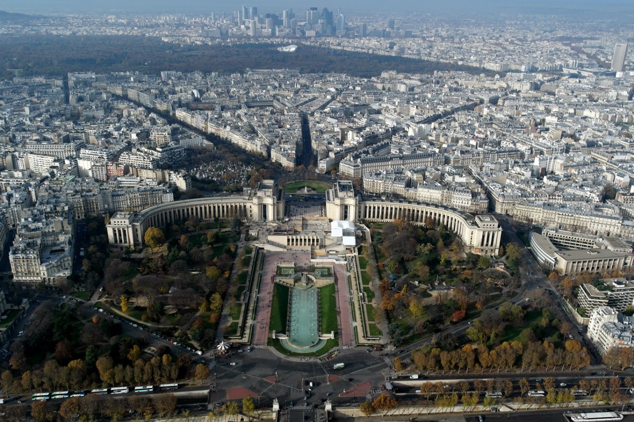 Вид на Париж с Эйфелевой башни