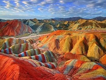 Цветные скалы Чжанъе Данксиа 