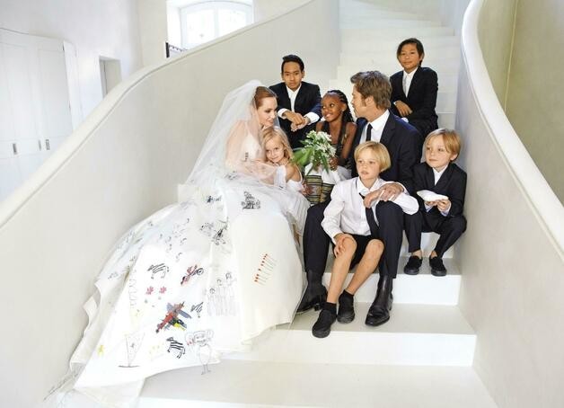 Брэд Питт и Анджелина Джоли фото со свадьбы