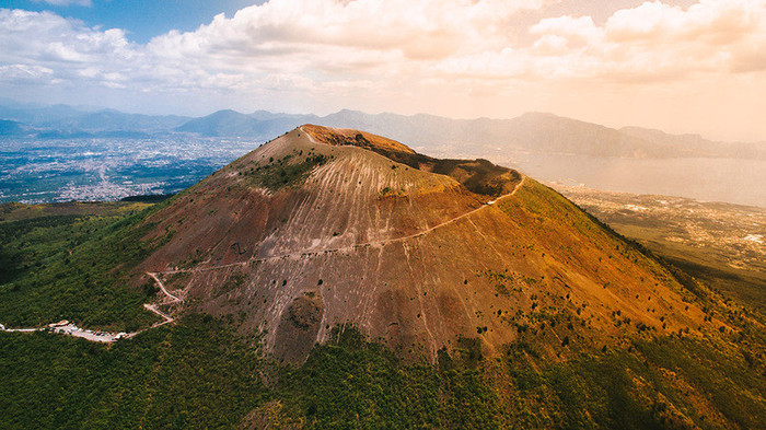 Достопримечательности Италии фото вулкан Везувий